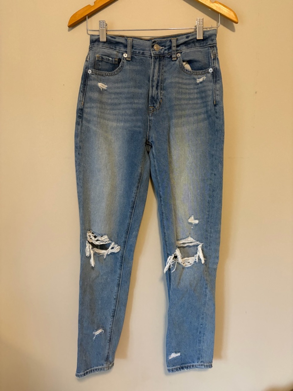 American Eagle Women’s ripped mom jeans